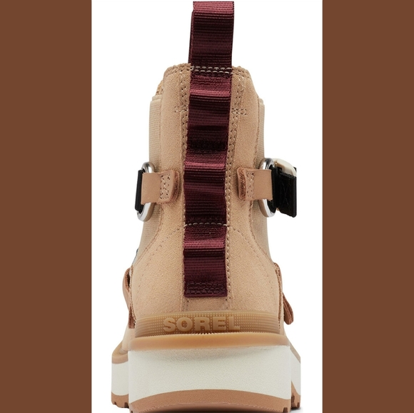 SOREL HI-LINE CHELSEA BOOTS. - Picture 2 of 8